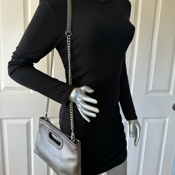 MICHAEL KORS | Chelsea Metallic Silver Whipped Bag - Picture 4 of 8